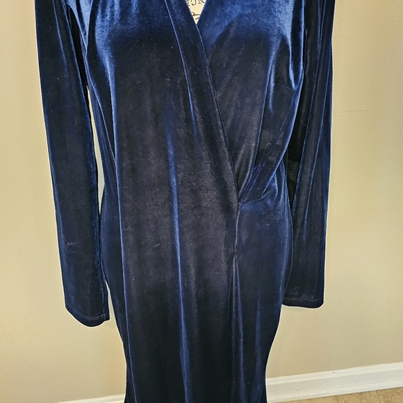 BREATHTAKING!! SIMPLY STUNNING BLUE DRESS!! 💙 💙 💙 - Picture 8 of 11